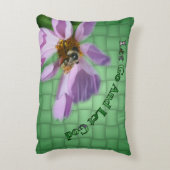 神を花に乗せて行感動的け アクセントクッション (裏面(縦))