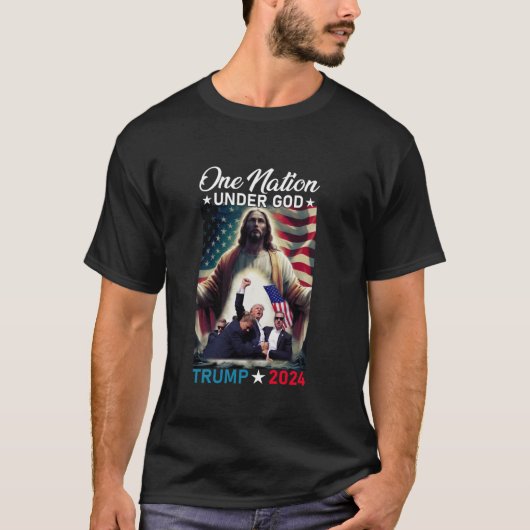 神トランプの下の1つの国2024神アメリカ国旗 Tシャツ (正面)