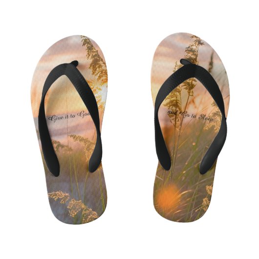 神与えに行くグッドナイト引用文デザイン キッズビーチサンダル (フットベッド)