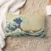 神奈川の枕の海岸の沖の素晴らしい波 ランバークッション (ブランケット)