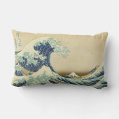 神奈川の枕の海岸の沖の素晴らしい波 ランバークッション (裏面)