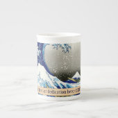 神奈川葛飾北斎美術の大きな波 ボーンチャイナマグカップ (正面)