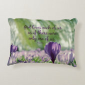 神感動的は私たち一人一人を愛する引用文 アクセントクッション (裏面)