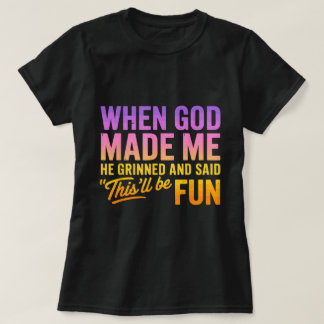 神様が私を創造したグラデーションTシャツ ユーモア溢れる引用 Tシャツ