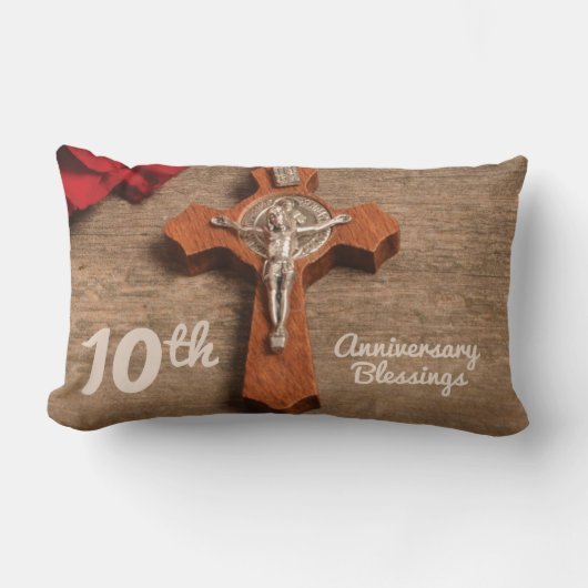 神父10周年記念バラとロザリオ ランバークッション (正面)