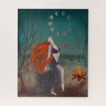 神異教の神のパズル異教の、月光の中で