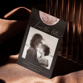 神秘の月 | エレガントなブラックコスモフォトウェディング セーブザデート