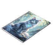 **神秘的なオーラを纏う壮麗なファンタジー猫 - ハイ ファンタジー** ノートブック (左側)