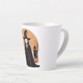 神秘的なサレムブラックキャットとカボチャ カフェラテマグ (右アングル)