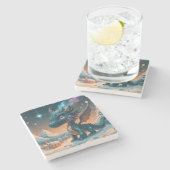 神秘的なチビ(小さくかわいく書いた感じ)ドラゴンウィンターランドスケープ ストーンコースター (横)