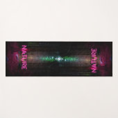 神秘的なトウヒの森の自然ネオンマゼンタのサイン ヨガマット (正面(横))