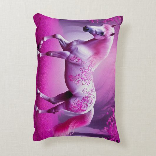 神秘的なピンク色のファンタジー林の馬 アクセントクッション (裏面(縦))