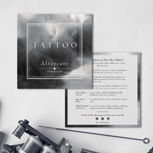 神秘的なブラックインクタトゥーアフターケアの指示 スクエア名刺