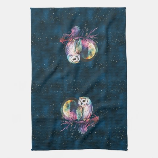 神秘的なレインボーフクロウと満月の天空 キッチンタオル (縦)