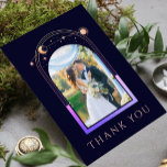 神秘的なレインボーブルーサンムーンスターフォトズ結婚ーズ サンキューカード<br><div class="desc">神秘的なシックなレインボーダークネイビーブルーサンムーンスターズ天文学宇宙写真のサンキューカード結婚は、ダークネイビーブルーの背景に写真を囲む虹色のフレームに太陽、月、星を含むお気に入りの。逆にメッセージを追カスタム加す感謝していると、追加イメージを追加する。提供された文字ボックスの文字を編集し、写真を追加してパーソナライズお気に入りのする。写真のヒント： Zazzleにアップロードする前に写真を中心に。©Evco Studio www.zazzle.com/store/evcostudioによる設計</div>