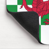 神秘的なレッドケルトのドラゴン国旗 マウスパッド (コーナー)