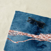 神秘的な優雅さ |ティール(緑がかった色)ブルーとバラ金ゴールド瑪瑙 ビーチタオル (インサイチュ)