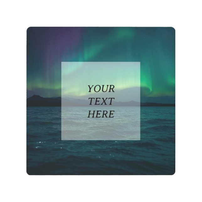 神秘的な北極の空 – 編集可能な文字ボックスのためのあなたのw メタルプリント (正面)