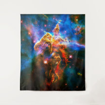 神秘的な山ラージ