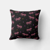 神秘的な明るいフローラの馬と花 クッション (裏面)