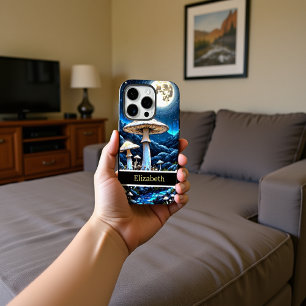 神秘的な森のキノコ iPhone 16 PROケース