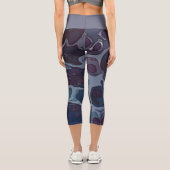 神秘的な渦巻き、灰色と紫の波 カプリレギンス (裏面)