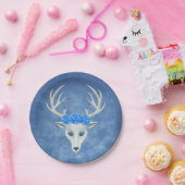 神秘的な白い鹿の頭を青に着けたバラ ペーパープレート (パーティー)