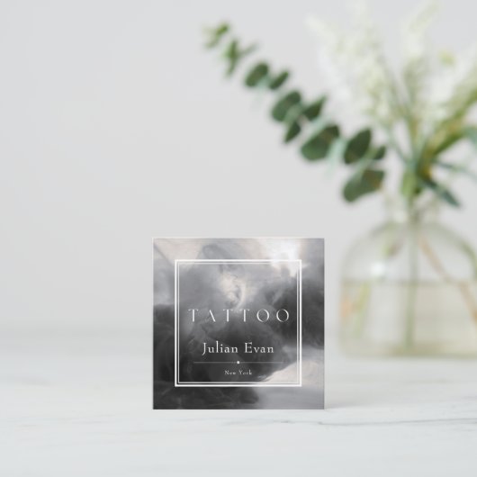 神秘的な白黒インクタトゥーアーティスト スクエア名刺 (スタンド正面)