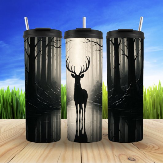 神秘的な石、森の反射 タンブラー