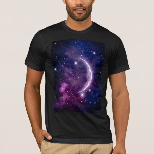 神秘的な紫色の銀河と三日月の天体デザイン Tシャツ (正面)