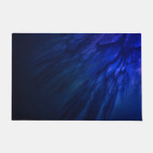 神秘的な翼と深いブルーの羽 ドアマット (正面)