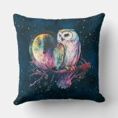 神秘的な虹のフクロウと満月の天体 クッション (裏面)