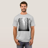 神秘的な霧の森の小道 Tシャツ (正面フル)
