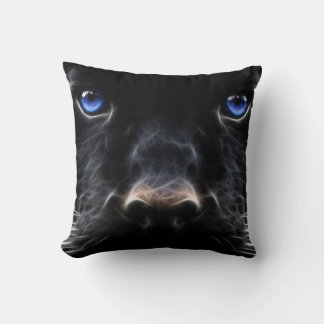神秘的な青い目の猫枕 クッション