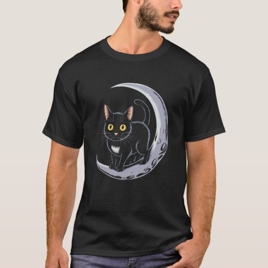 神秘的な黒猫と月のシーン Tシャツ (正面)