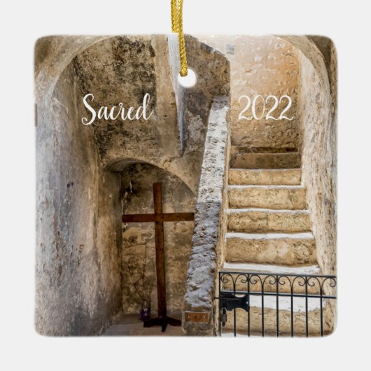 神聖で象徴的な セラミックオーナメント (正面)