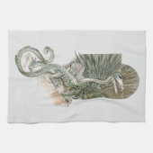 神話のトカゲのようなドラゴン(岩石の上)- ヴィンテージ神話 キッチンタオル (横)