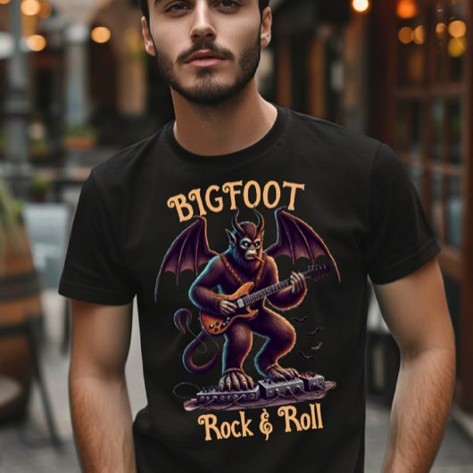 神話のロックスター: Bigfoots Guitar Solo Tシャツ
