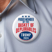 神誇りを持った神のバスケット – Trump 缶バッジ