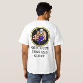 神 – ガッツ – 銃 – 栄光 Tシャツ (裏面フル)