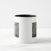 祭壇で提供しているアベルおよびMelchisedech マグカップ (中央)