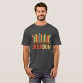 禁書に立ち向かうフリーダム - 禁書を読む図書館 Tシャツ (正面フル)