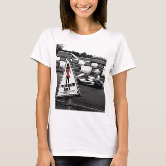 禁止区域のKartingの印の女性 Tシャツ (正面)