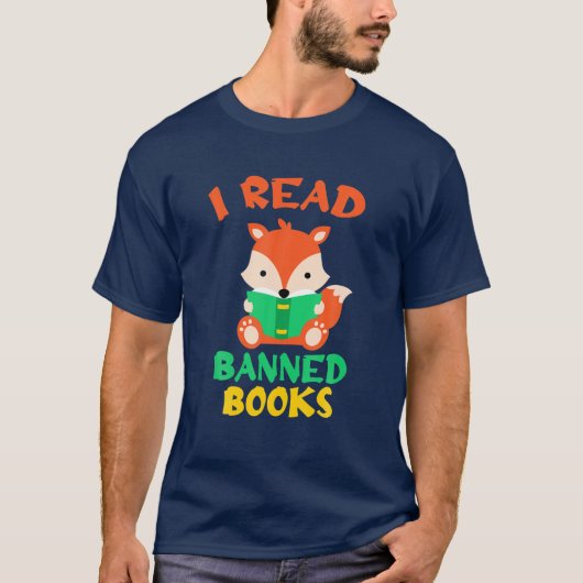 禁止本を読む、読者、読書好きのキツネが読む Tシャツ (正面)