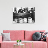 禁止 – Speakkeasy Police Raid Bootlegger - M キャンバスプリント (インサイチュ (リビング))