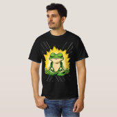 禅のカエル瞑想スーパーサイヤ人グローアート Tシャツ (正面フル)