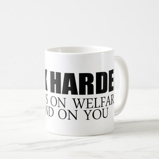 福祉の何百万が左右されるのでより懸命に働かせて下さい コーヒーマグカップ (正面右)