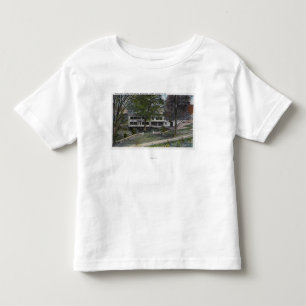 禿げ頭の崖の農場の家の外観 トドラーTシャツ