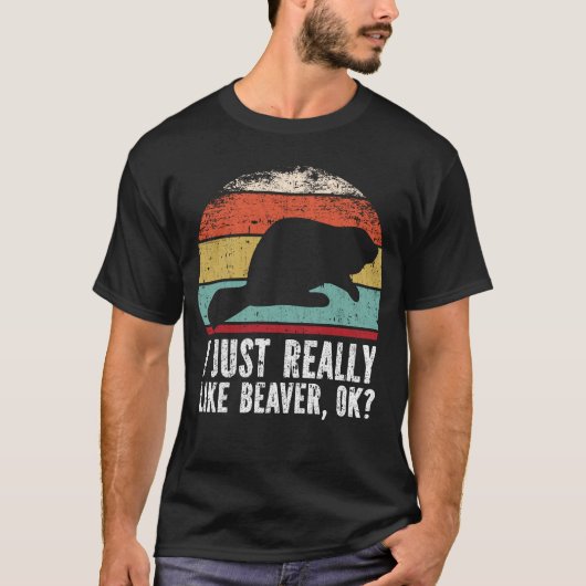 私おもしろいはビーバーが好きなの？ Tシャツ (正面)