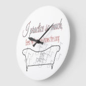 私があまりにも練習しすぎて家具までその曲を知っている ラージ壁時計 (傾斜)